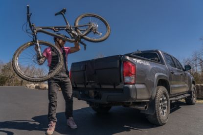 Kuat Huk 54 Inch Straight Tailgate Pad - 5 Bike Mid Size