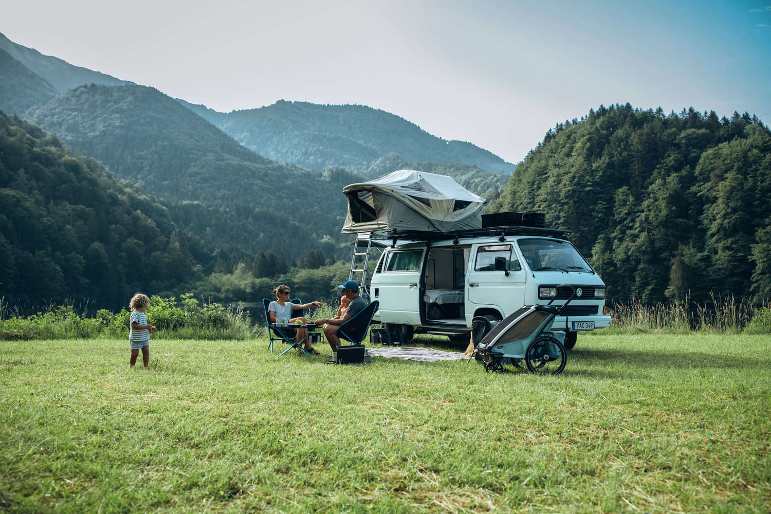Thule Caprock Platform - M - Cargo Baskets & Platforms - Rack Attack