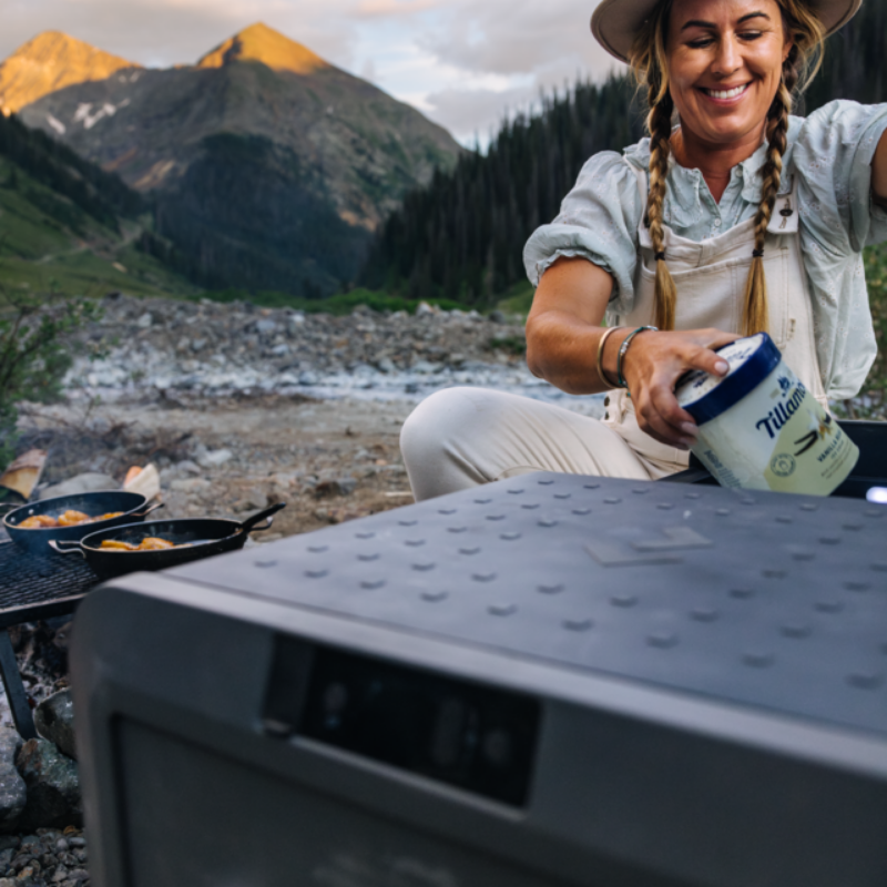 CPA コンサマ　セット COOK WITH COLOR Snackle Box, 8-Compartment Charcuterie Tray