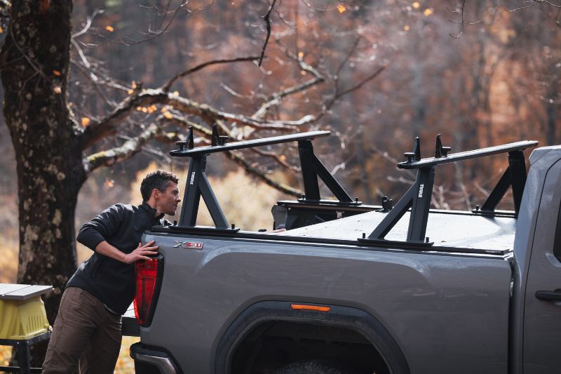 Picture of Thule XSCAPE Upright- Tonneau & TracRac SR
