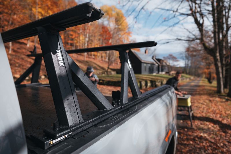 Picture of Thule XSCAPE Upright- Tonneau & TracRac SR