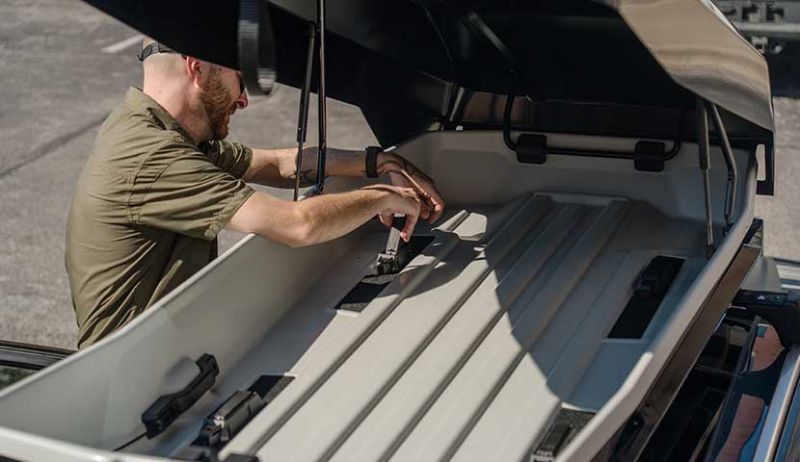 Picture of Kuat Varial XL - Black/Black - Rooftop Cargo Box - 18 Cubic Feet